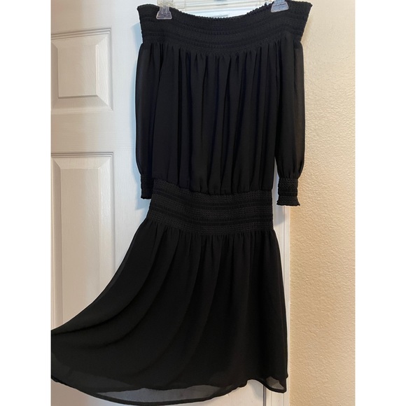 MICHAEL Michael Kors: Off Shoulder Peasant Dress🖤 - Picture 1 of 2